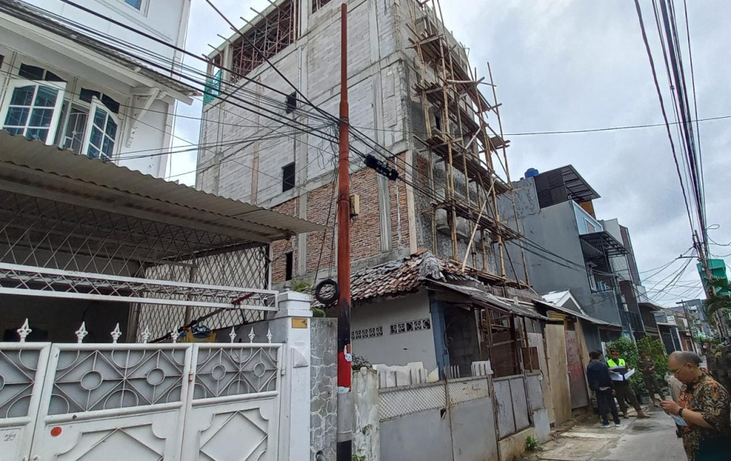 Gubernur Diminta Turun Tangan Tertibkan Bangunan 5 Lantai di Gambir