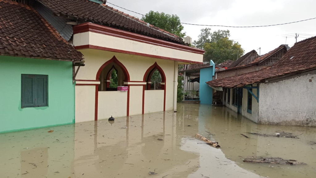 BNPB Catat 28 Bencana dalam Sehari, Banjir dan Longsor Dominasi Pulau Jawa