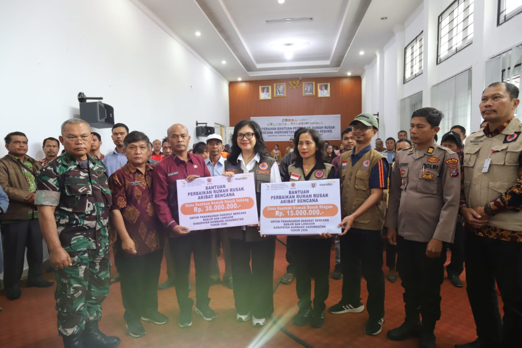 BNPB Serahkan 2 Miliar Lebih Bantuan Stumulan Perbaikan Rumah Terdampak Bencana di Humbahas