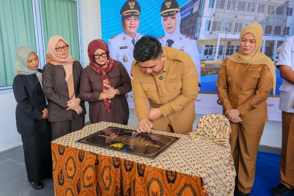 Bupati Bintan Resmikan Gedung Poliklinik Rawat Jalan, Laboratorium Mikrobiologi, dan Instalasi Farmasi RSUD Bintan