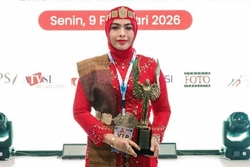 Bupati Labuhanbatu Terima Penghargaan Anugerah Kebudayaan PWI 2026