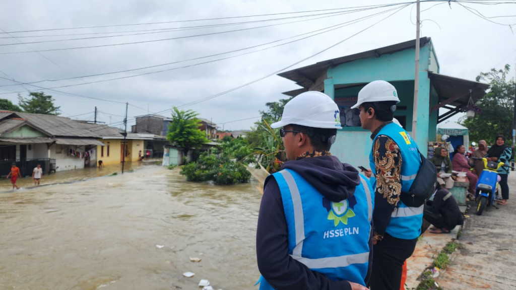 Curah Hujan Tinggi, PLN Cikarang Terus Siaga Amankan Listrik Kabupaten Bekasi