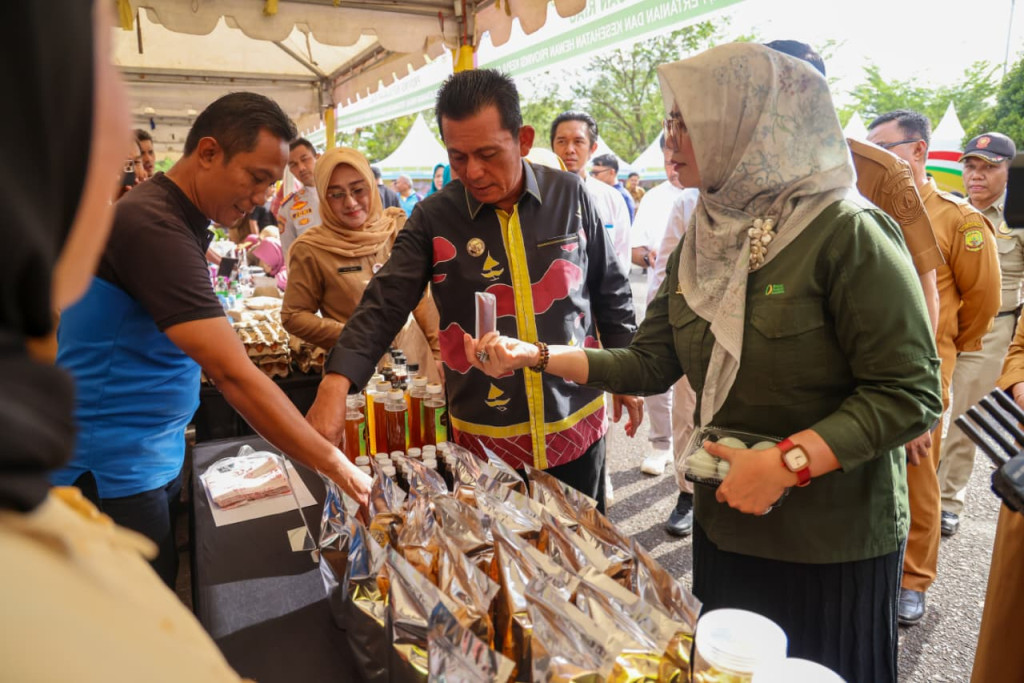 Jaga Daya Beli dan Stabilitas Harga Pangan, Gubernur Ansar Luncurkan Gerakan Pangan Murah Serentak