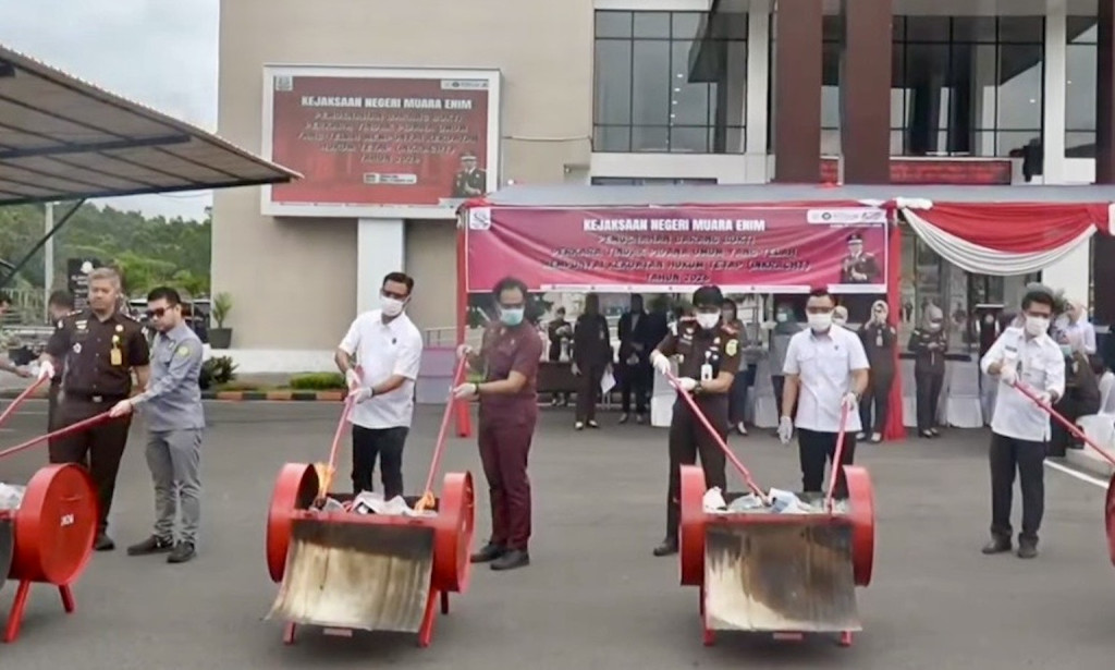 Kejari Muara Enim Musnahkan Barang Bukti 60 Perkara Inkracht, Mayoritas Kasus Narkotika