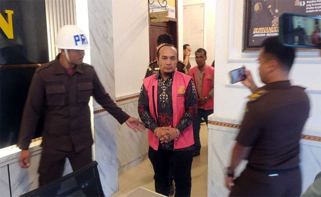 Kepala Dinas Kesehatan Pengendalian Penduduk dan Keluarga Berencana (PPKB) Kabupaten  Batu Bara ditahan dalam kasus dugaan korupsi Dana Belanja Tidak Terduga (BTT) Tahun Anggaran 2022