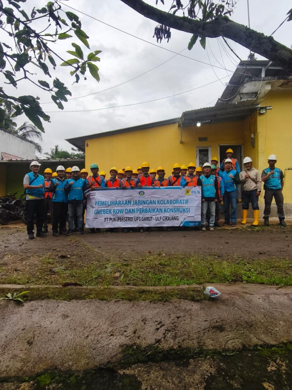 Kesiapsiagaan PLN UP3 Garut: Pemeliharaan Preventif Jaringan Listrik di Musim Hujan