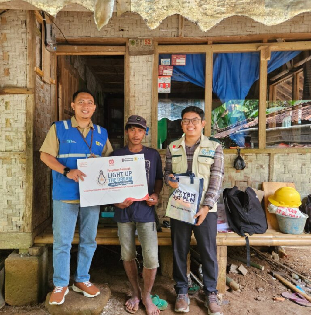Light Up The Dream, PLN UP3 Purwakarta Hadirkan Listrik Gratis untuk Keluarga Dhuafa
