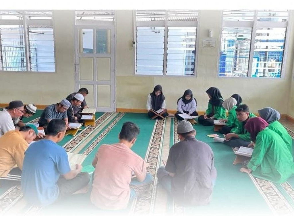 Mahasiswa UIN Syuhada Dampingi Pembinaan Rohani di Lapas Padangsidimpuan, Warga Binaan Antusias Belajar Agama