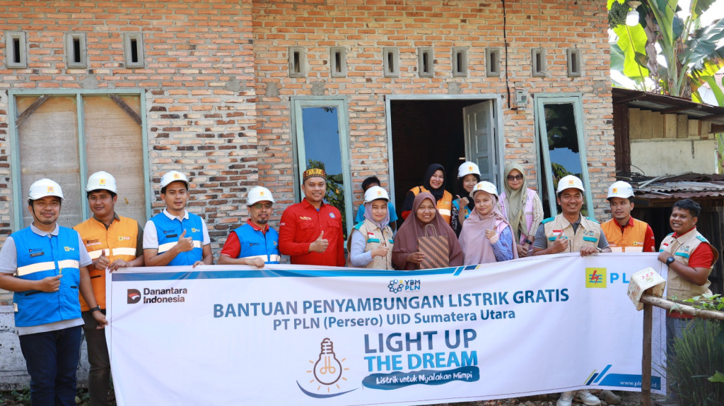 PLN 'Light Up The Dream': Rantau Prapat Full Senyum!