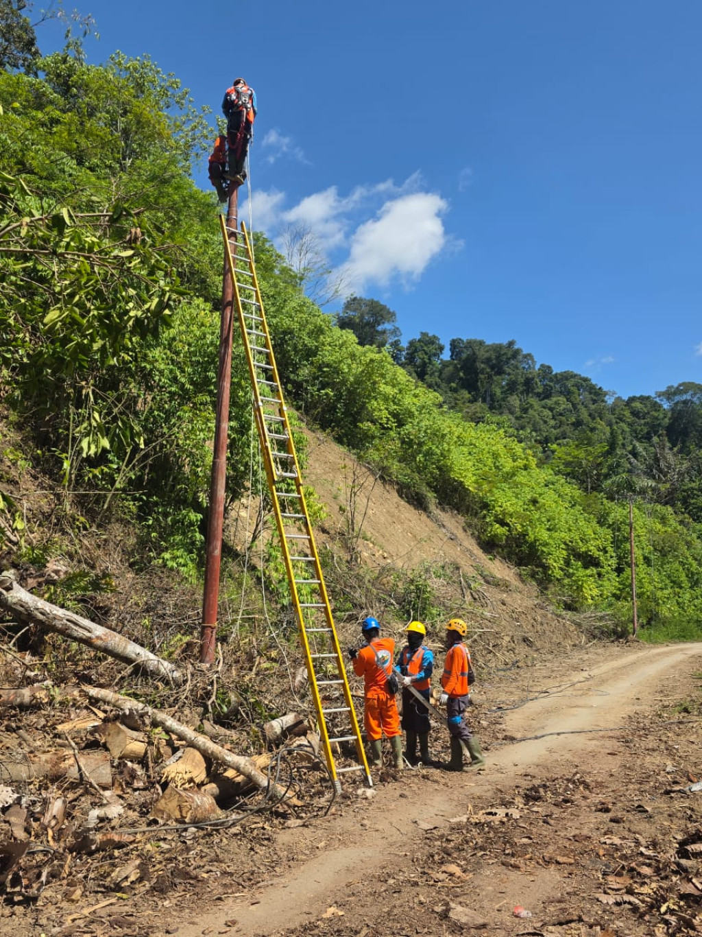 PLN Sumedang Turunkan Tim Teknik Percepat Pemulihan Listrik Pasca Banjir Aceh