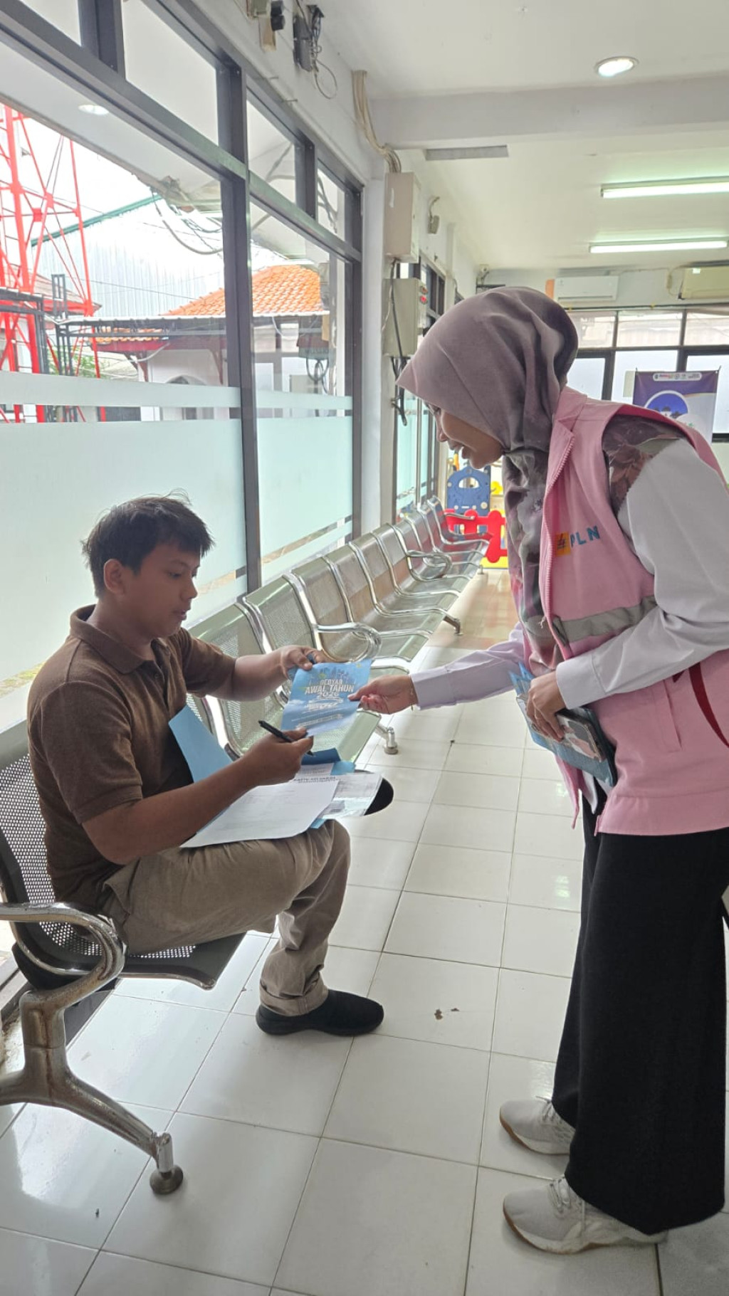 PLN ULP Indramayu Kota Jemput Bola Sosialisasikan Promo Diskon Tambah Daya 50%