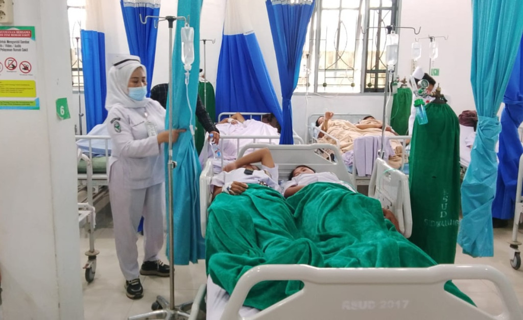 Ratusan Siswa SMK HKBP Sidikalang Dairi Diduga Keracunan MBG