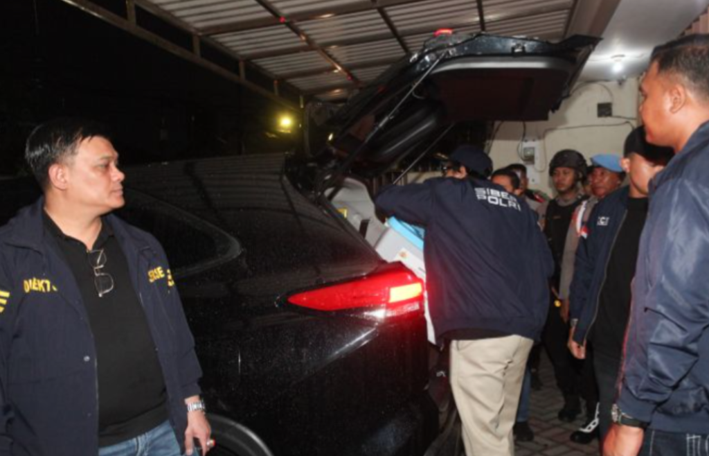 Rp 992 Triliun Menguap dari Emas Ilegal, Bareskrim Geledah Toko dan Tempat Pemurnian di Jatim