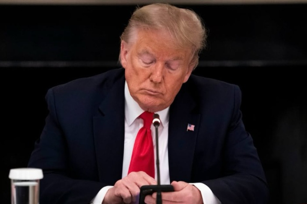 Trump Kirim Kapal Induk Kedua ke Timur Tengah, Tegaskan AS Siap Hadapi Iran