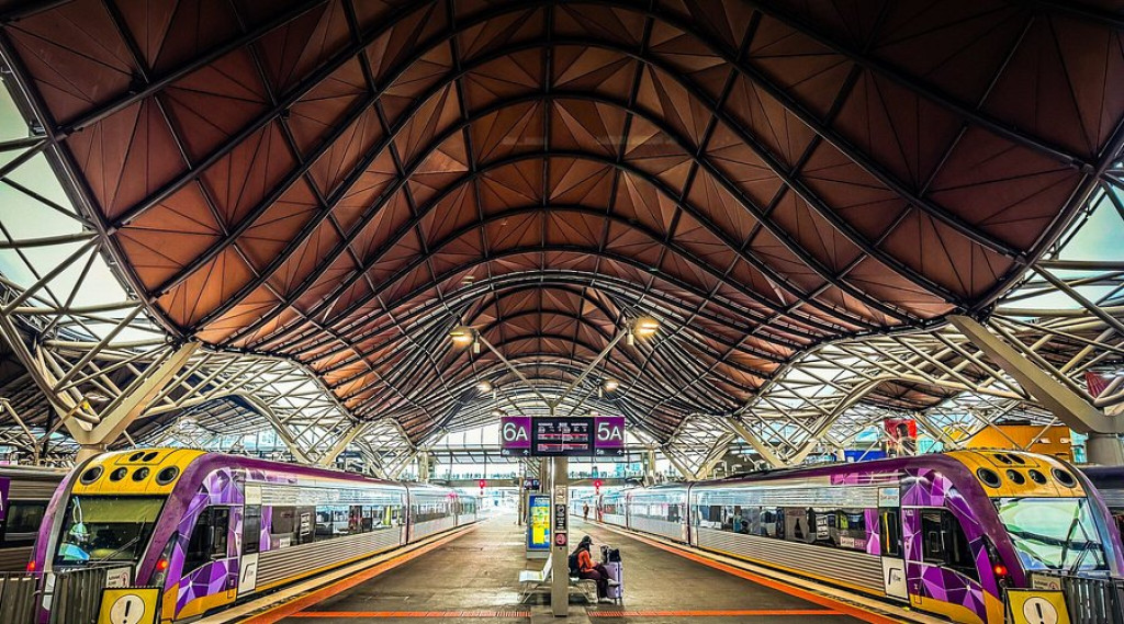 Ular Muncul di Peron Stasiun Sydney, Penumpang Panik dan Lari Menjauh