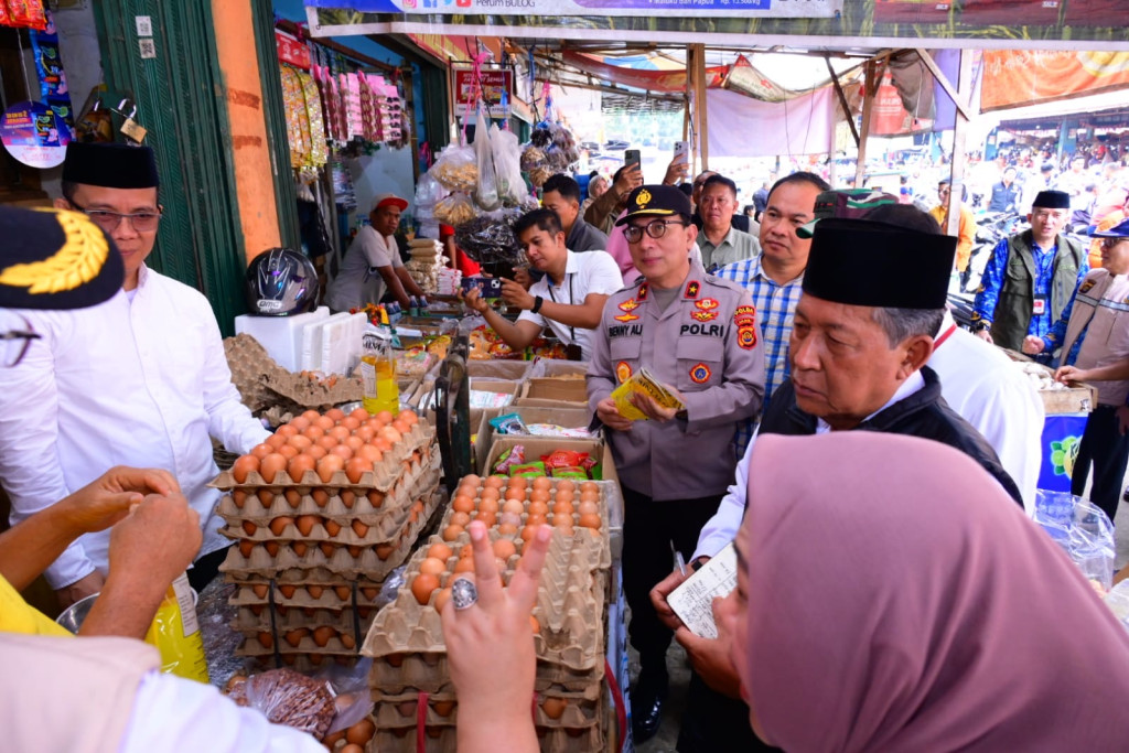 Wakapolda Jambi Bersama Satgas Pangan Sidak Pasar Angso Duo Jelang Ramadan 1447 H