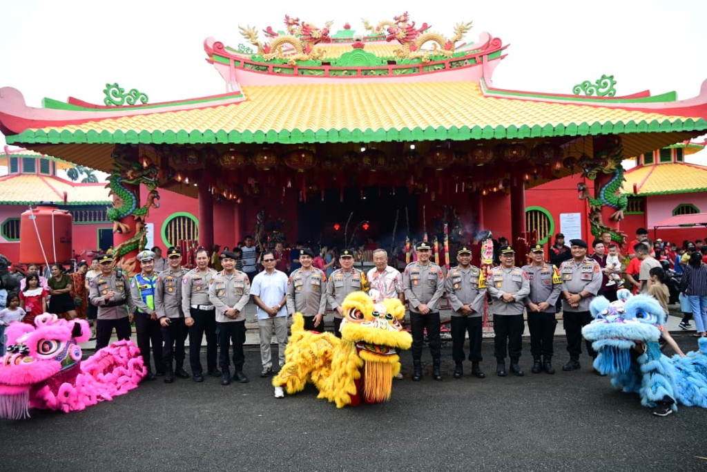 Wakapolda Jambi Monitoring Perayaan Imlek di Sejumlah Kelenteng dan Vihara, Pastikan Ibadah Berlangsung Aman