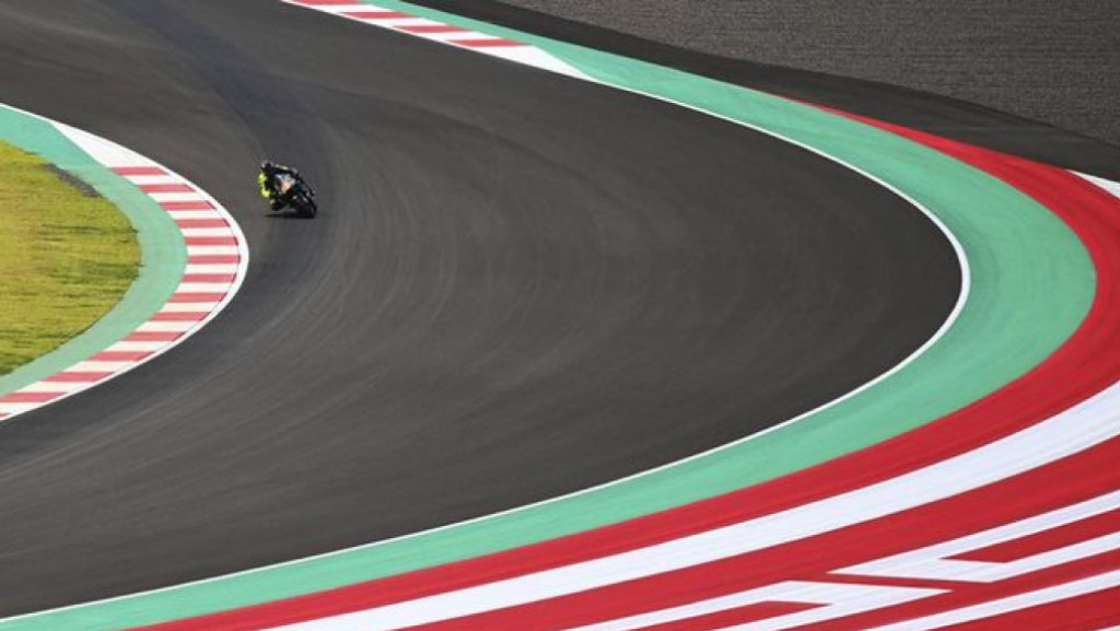 Aspal Trek Lurus Utama Sirkuit Mandalika Telah Dikelupas