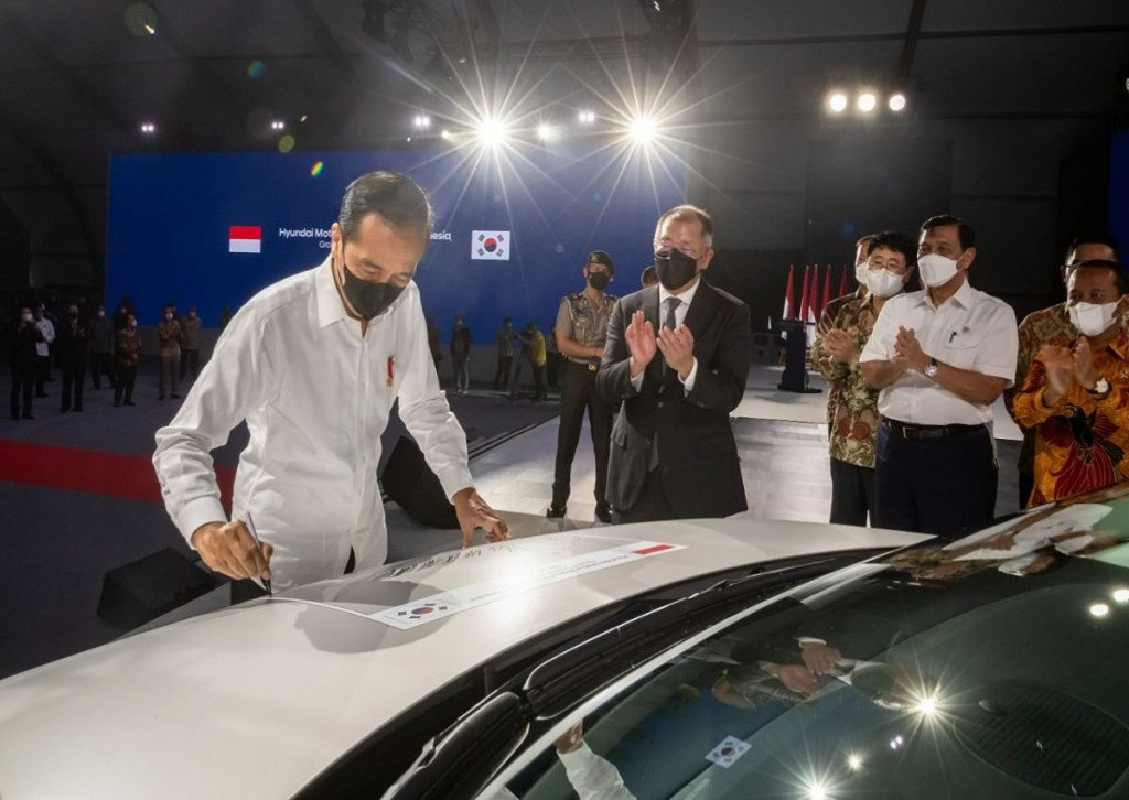 Jokowi Resmikan Pabrik Hyundai, IONIQ 5 jadi Mobil Listrik Pertama Buatan RI