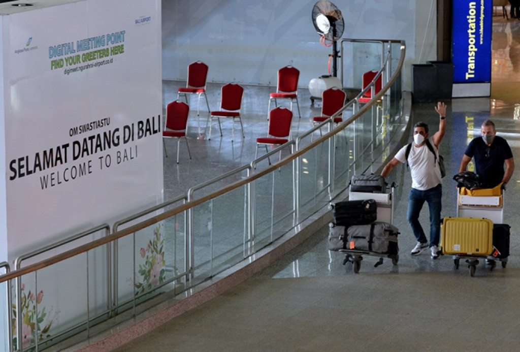 Lonjakan Kunjungan Wisatawan Asing, Bandara Ngurah Rai Siapkan 8 Konter VoA