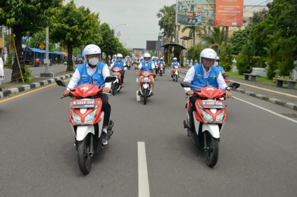 Meriahkan Pelaksanaan G20, Kementerian ESDM dan PLN Gelar Parade Motor Listrik di Yogyakarta