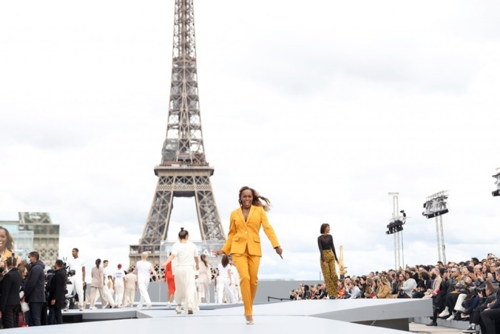 Sandi Tegaskan Kemenparekraf Tak Pernah Kucurkan Dana untuk Brand Lokal di Acara Fashion Paris