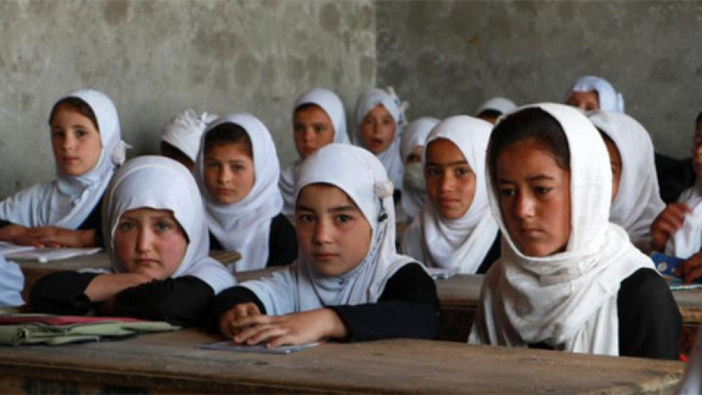Urusan Seragam Bikin Anak Perempuan Afghanistan Batal Bersekolah