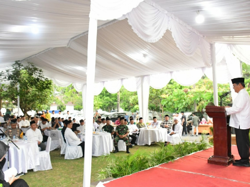 Bupati HM Ali Yusuf Siregar Buka Puasa Bersama Alim Ulama, Tokoh Masyarakat dan Ormas