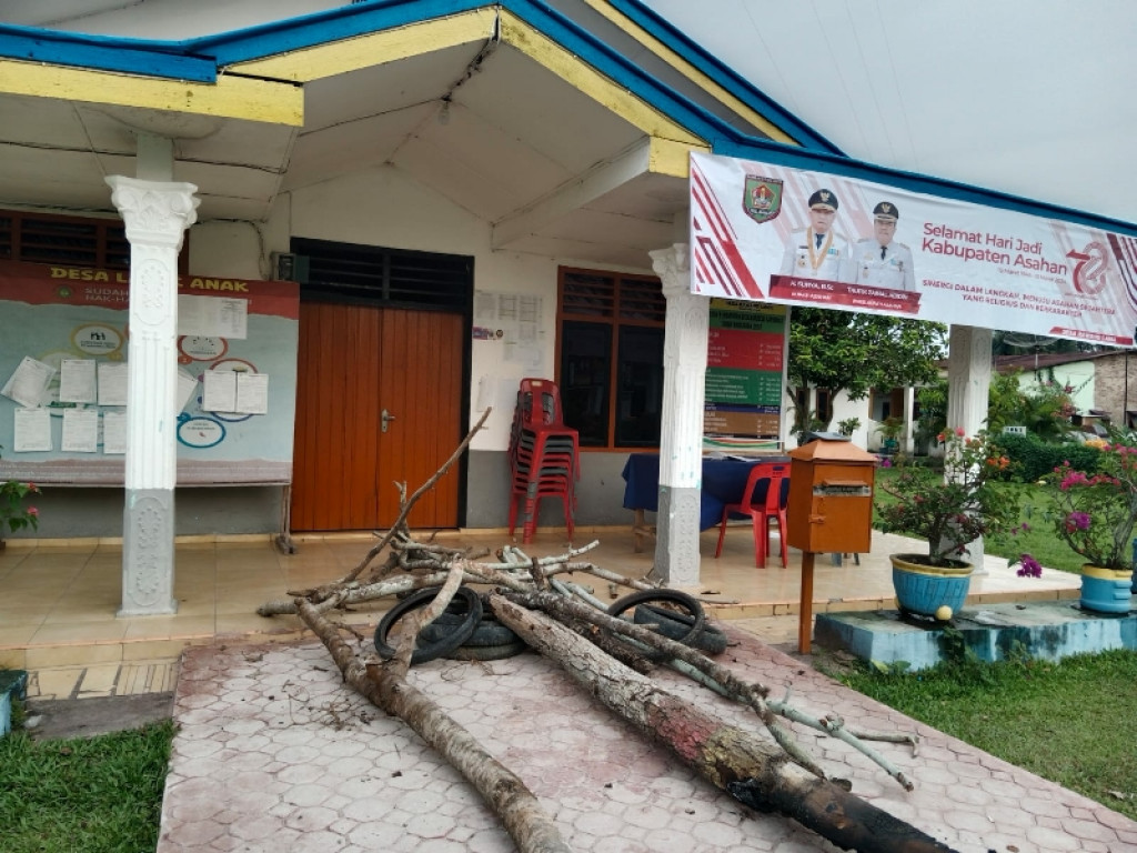 Kesal Surat Tanah Tak Kunjung Siap, Amin Ancam Bakar Kantor Desa Rawang Lama
