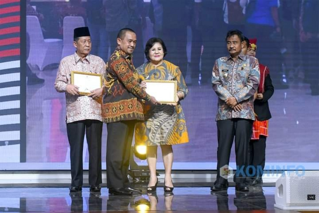 Pemkab Karo Terima Penghargaan Peningkatan Nilai MCP Tertinggi dari KPK