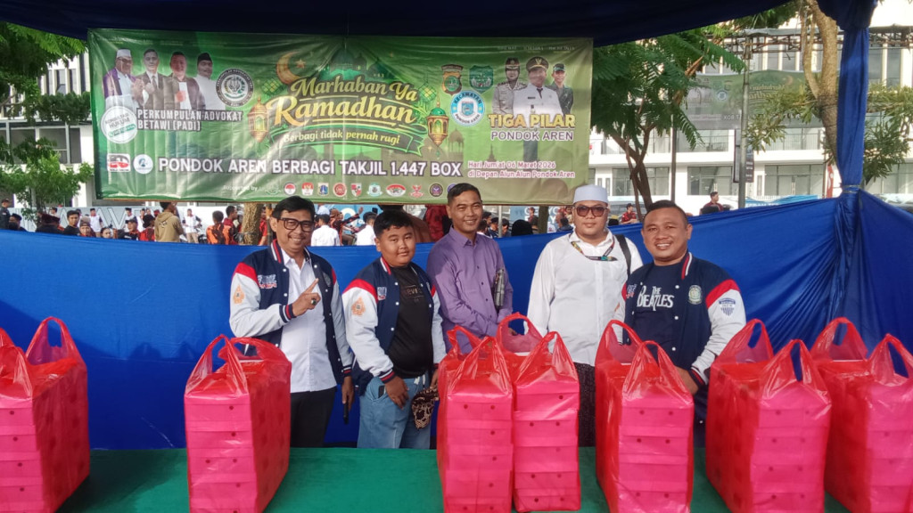 Berkah Ramadan, PADI Tangsel dan Ormas Bersatu Bagi-bagi Takjil