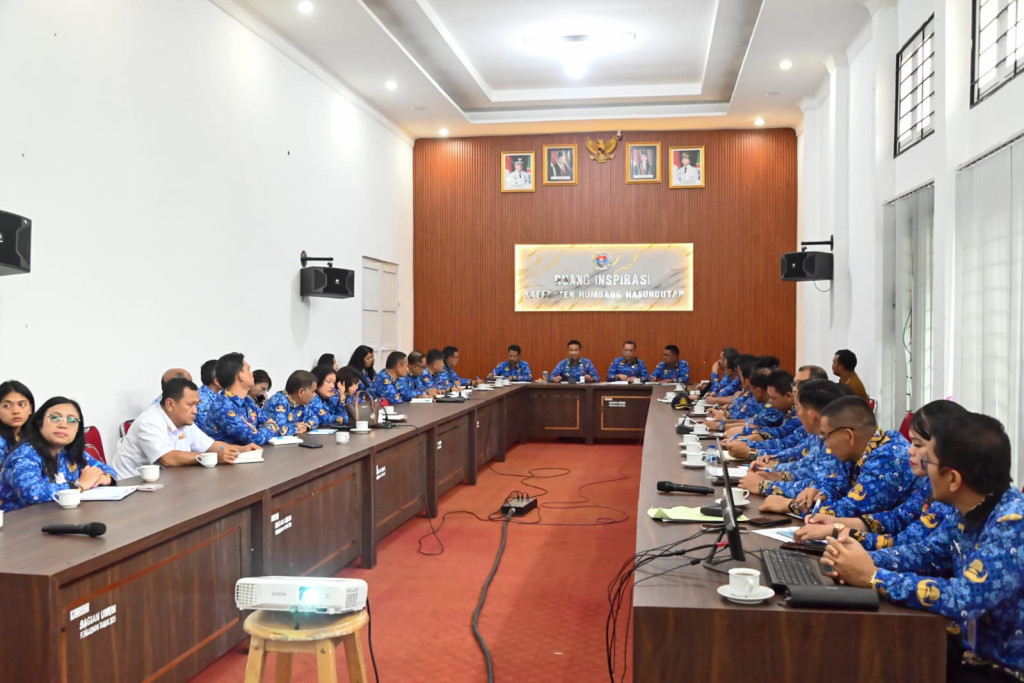 Bupati Humbahas Pimpin Rapat Bersama Perangkat Daerah