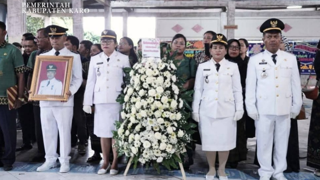 Bupati Karo Hadiri Upacara Adat dan Pelepasan Jenazah Camat Kutabuluh"Pemkab Karo Kehilangan Salah Satu Pelayan Masyarakat"