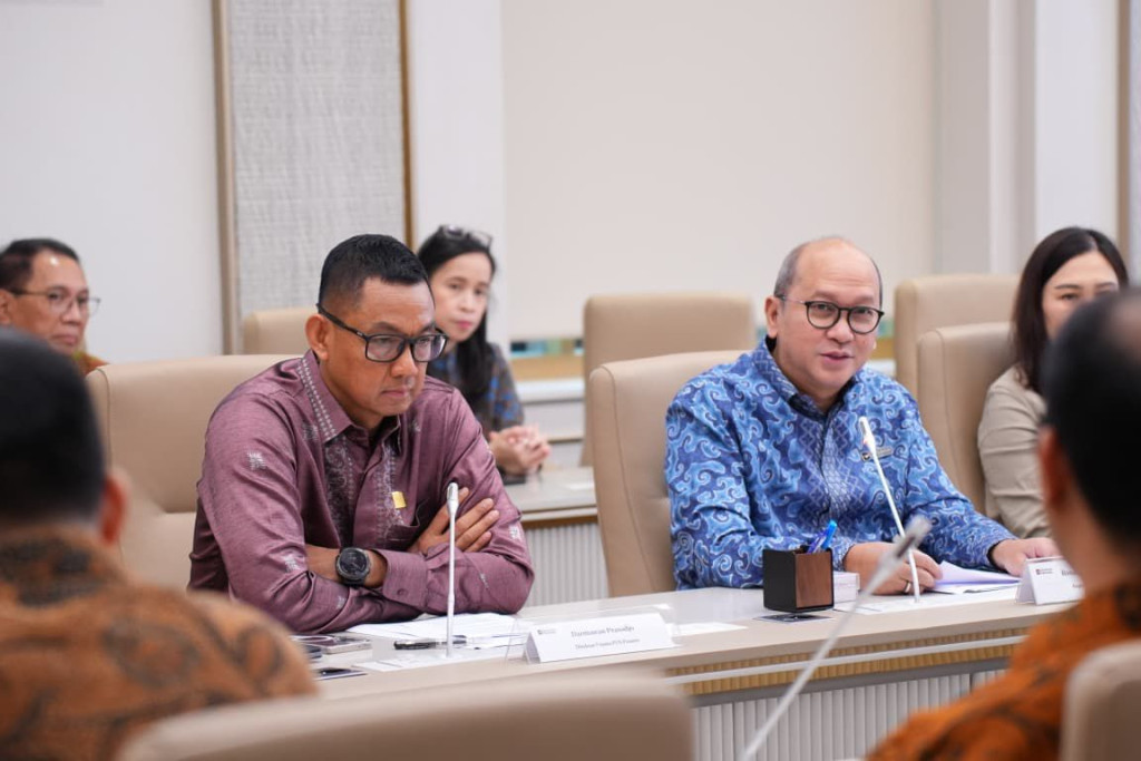 Danantara Indonesia dan PLN Inisiasi Penggunaan PLTS untuk Mengurangi Ketergantungan pada Diesel di Sumenep