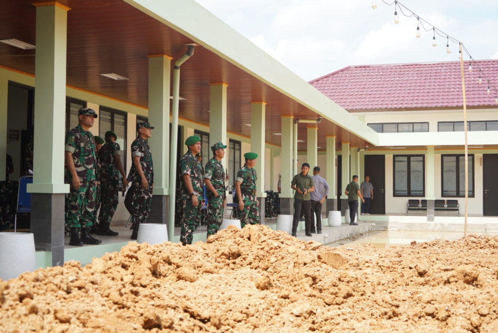Danrem 042/Gapu Tinjau Yonif TP 844/Ksatria Batanghari dan Kompi Senapan B Yonif 142/Ksatria Jaya di Kabupaten Tebo