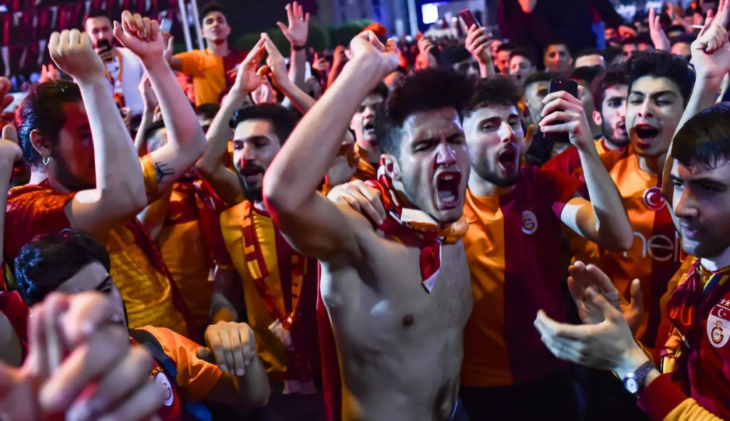 Galatasaray Didenda 40.000 Euro, Suporter Dilarang Hadir di Anfield