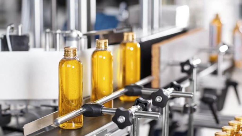 Gejolak di Temur Tengah Bikin Bahan Baku Plastik Krisis, Pengusaha Mengeluh