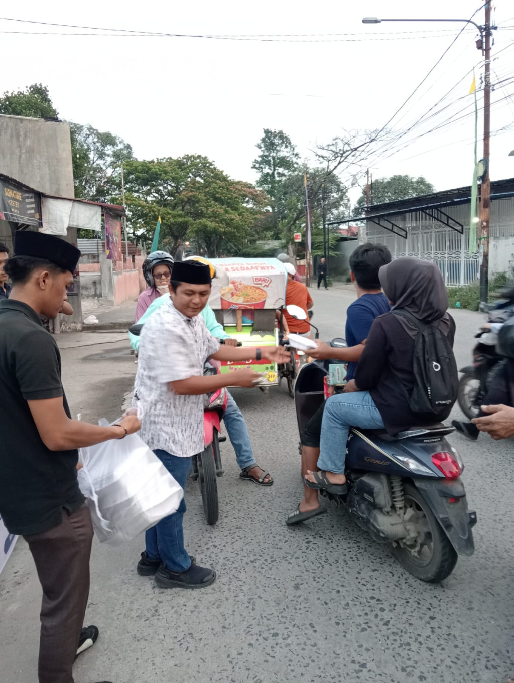 GEMARAK-SU Bagi-bagi Takjil dan Buka Bersama Ramadhan 1447 H
