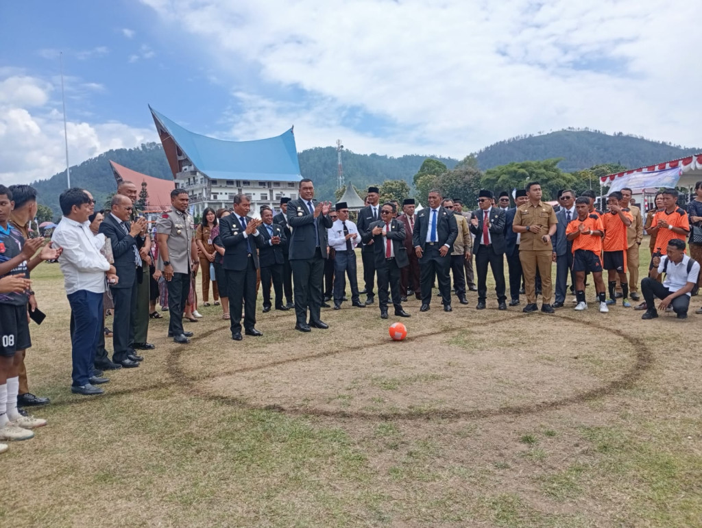Hari Pertama Perayaan HUT Toba Ke- 27 Tahun, Effendi Napitupulu Resmi Buka Perlombaan Futsal Dan Margala