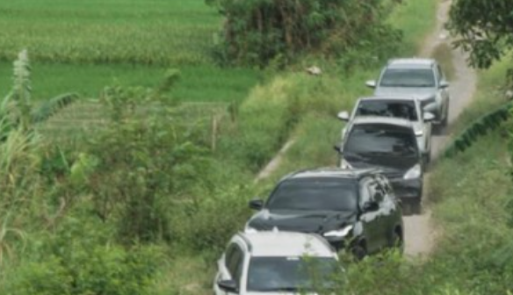 Ikuti Maps, Ratusan Mobil Malah Nyasar ke Sawah di Sleman!