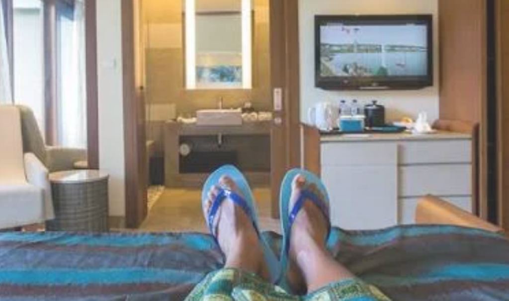 Jangan Sampai Ketahuan, Ini 10 Kebiasaan Lucu Tamu Hotel Pemula