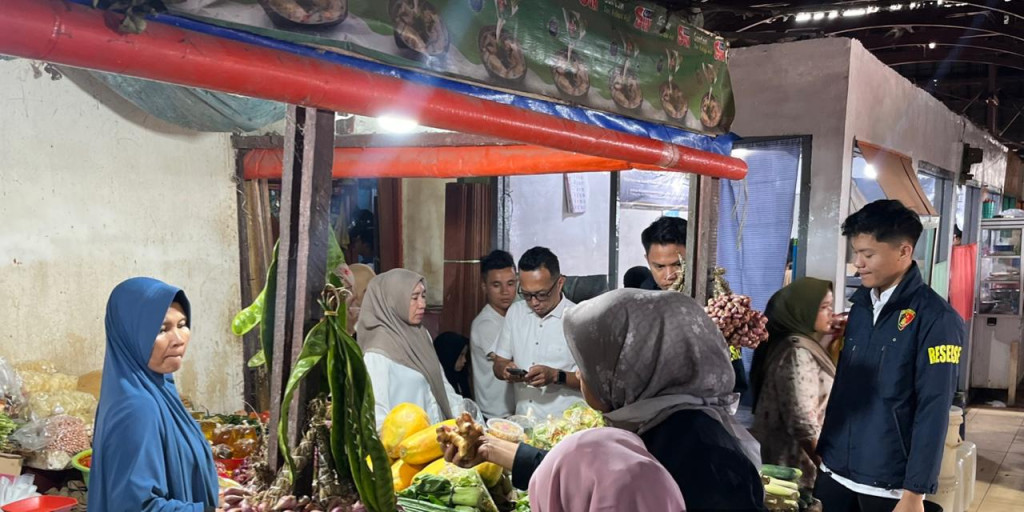 Jelang Idul Fitri, Polisi Cek Harga Sembako Pasar Batu Wek II Padangsidimpuan