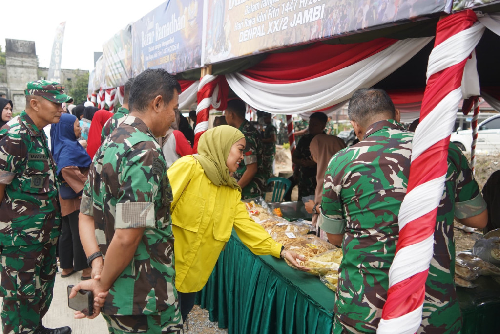 Korem 042/Gapu Gelar Bazar Ramadhan TNI 2026, Warga Jambi Timur Antusias Berburu Sembako Murah