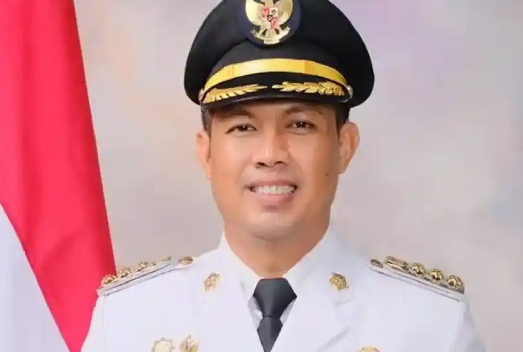 KPK Ciduk Bupati Cilacap, Ini Jejak Karier Syamsul Auliya Rachman