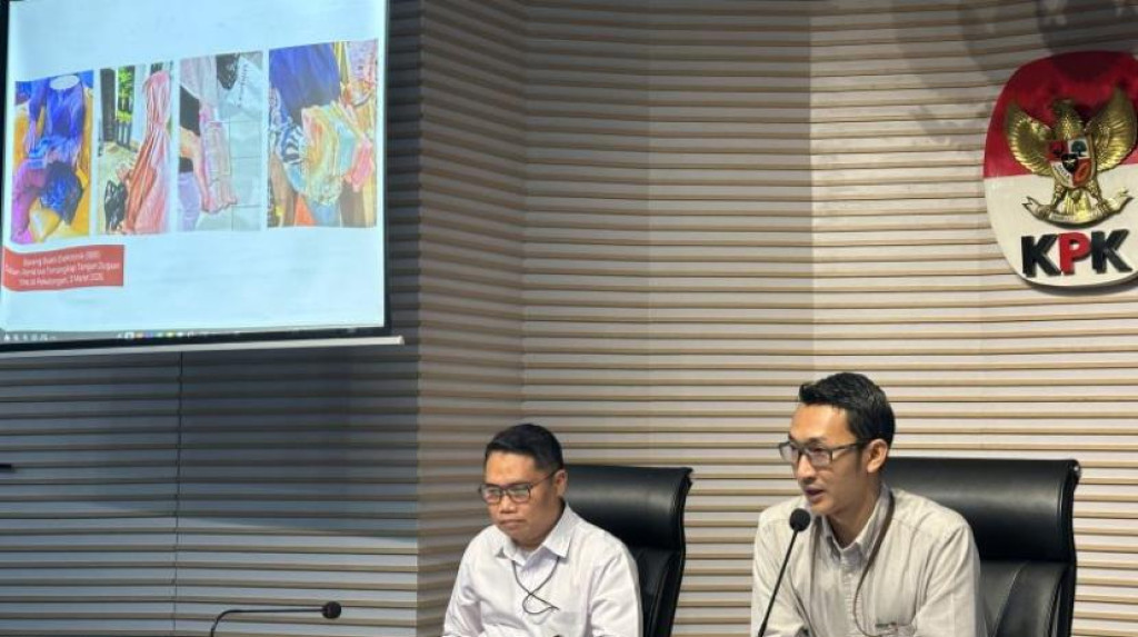 KPK Ungkap Keluarga Bupati Pekalongan Terima Rp19 Miliar dari Korupsi