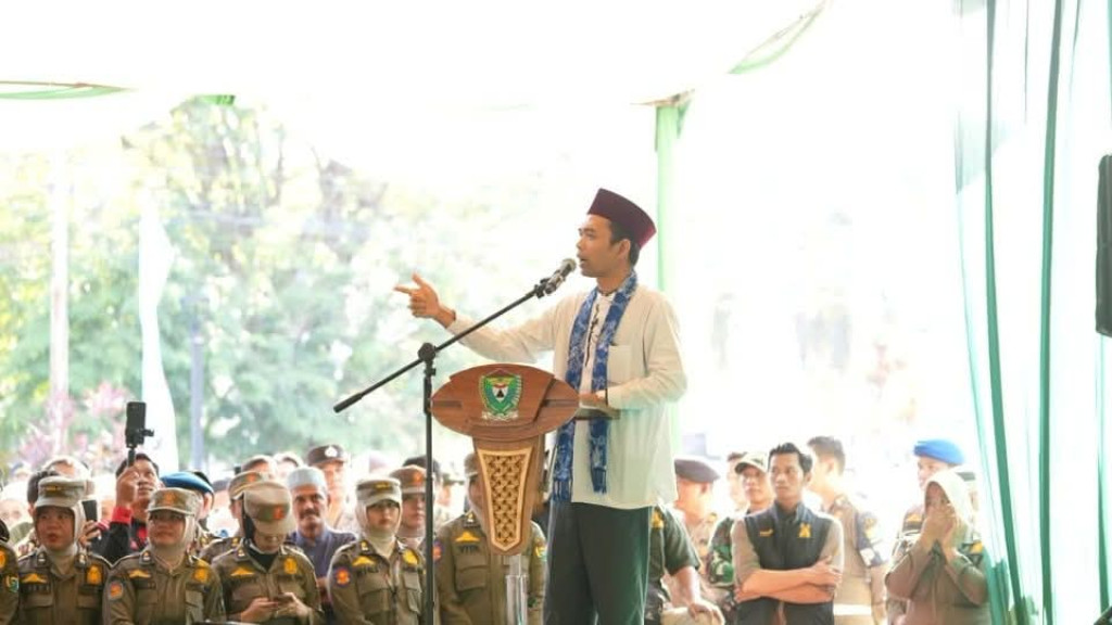 Lautan Jemaah Padati Lapangan Merdeka, UAS Isi Tausiyah Nuzulul Qur’an di Muara Enim