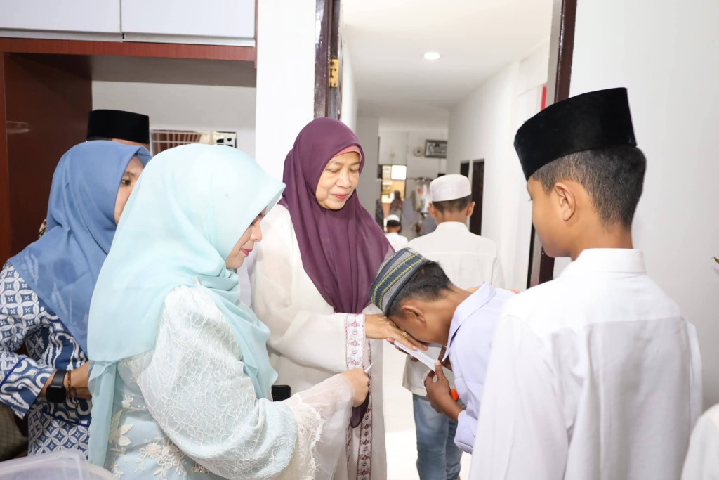Milad ke-61 Tahun, Ketua TP PKK Madina Gelar Khataman Al-Qur'an dan Santunan Anak Yatim