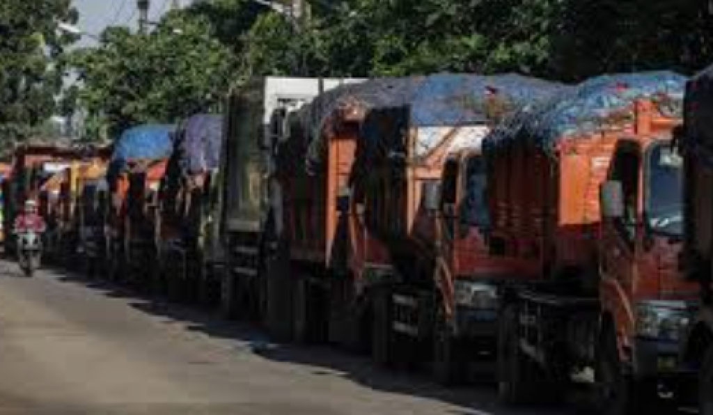 Nekat Langgar Aturan Lebaran, 124 Perusahaan Truk Disanksi