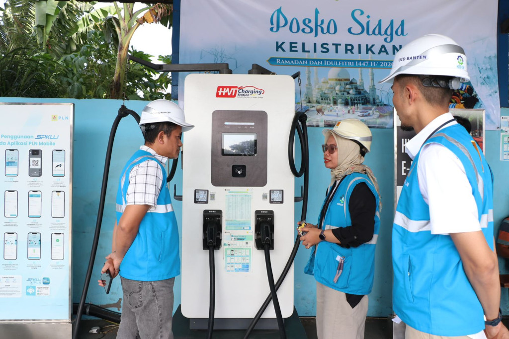 Pastikan Mudik Nyaman dengan Kendaraan Listrik, General Manager PLN UID Banten Terjun Langsung Tinjau Kesiapan SPKLU