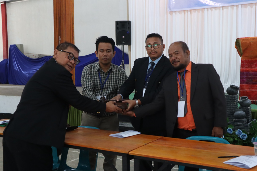 Pimpinan Sidang Sinode Gelar Resmi Buka Sidang Agung Gereja Punguan Kristen Batak Protestan 2025